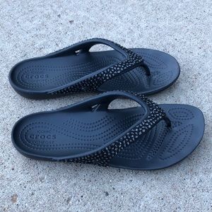 Black size women’s 8